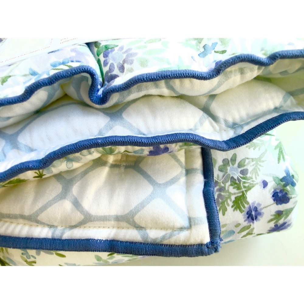 Pottery Barn 2 AERIN Floral Reversible 100%  Cotton Shams, NWT, Retail $79 - Picture 2 of 7
